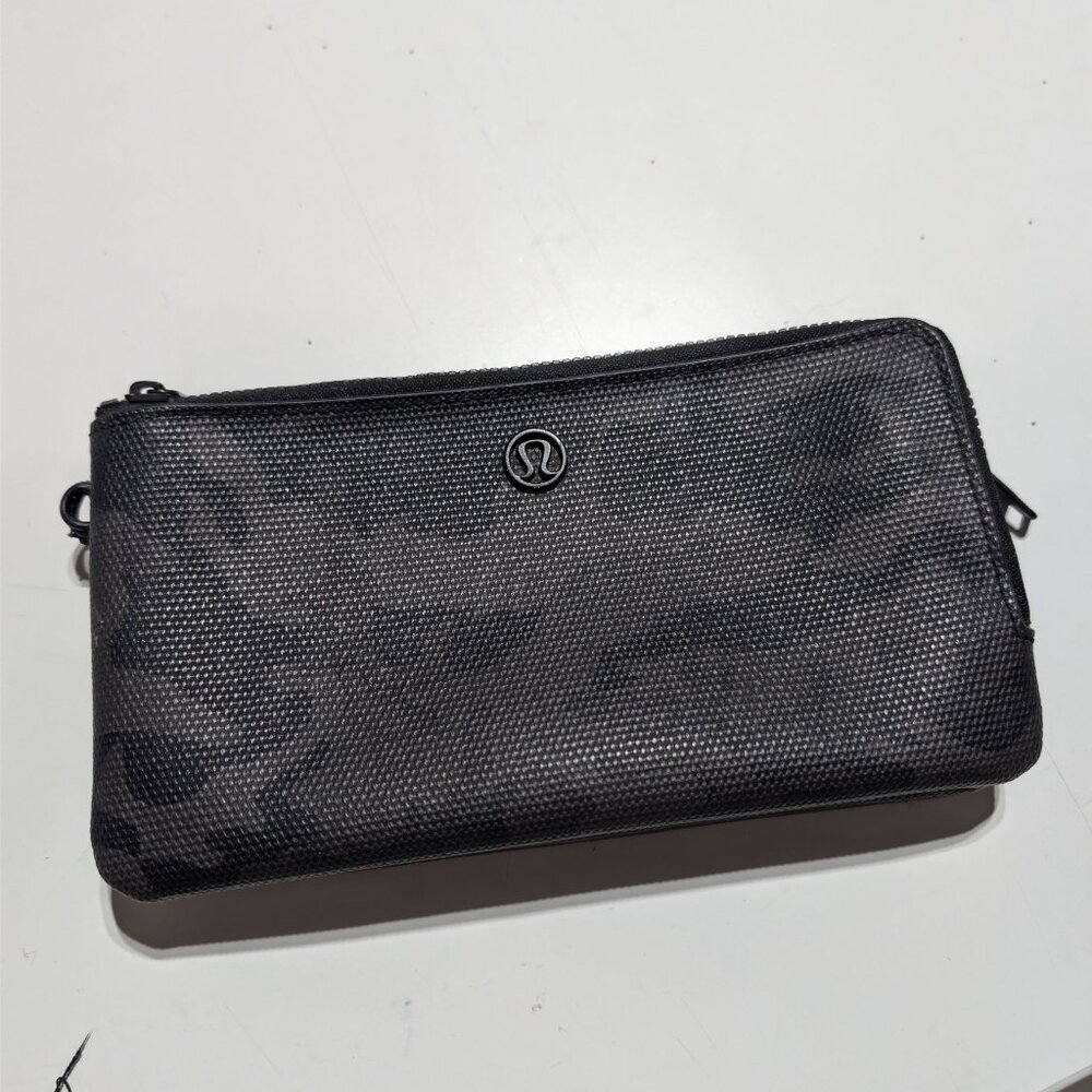 Lululemon Double Up Pouch Incognito Camo Multi Gray/Black - Picture 2 of 8